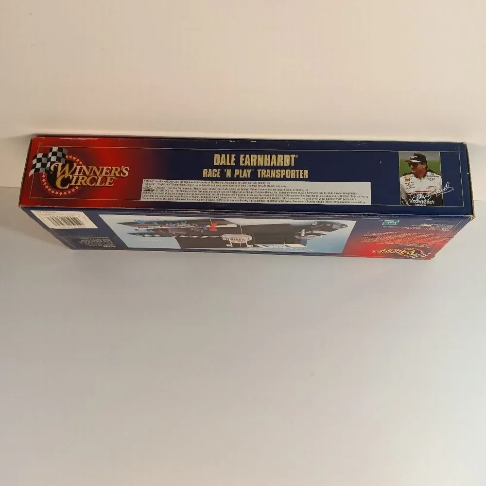 Nascar Winner's Circle Dale Earnhardt #3 Race 'N Play™ Transporter GM Goodwrench
